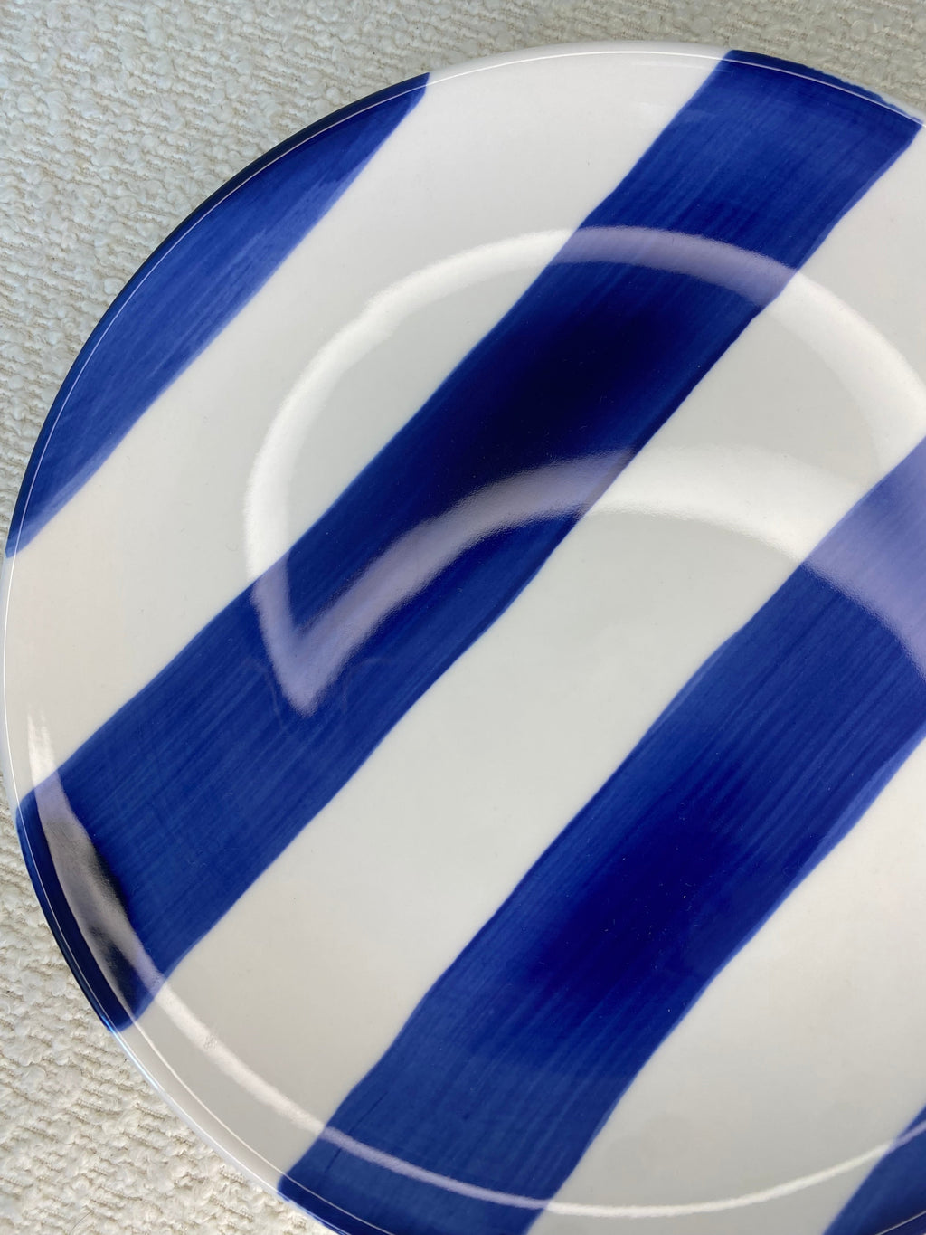 L'assiette rayée bleue Paulette (Ø 20 cm)