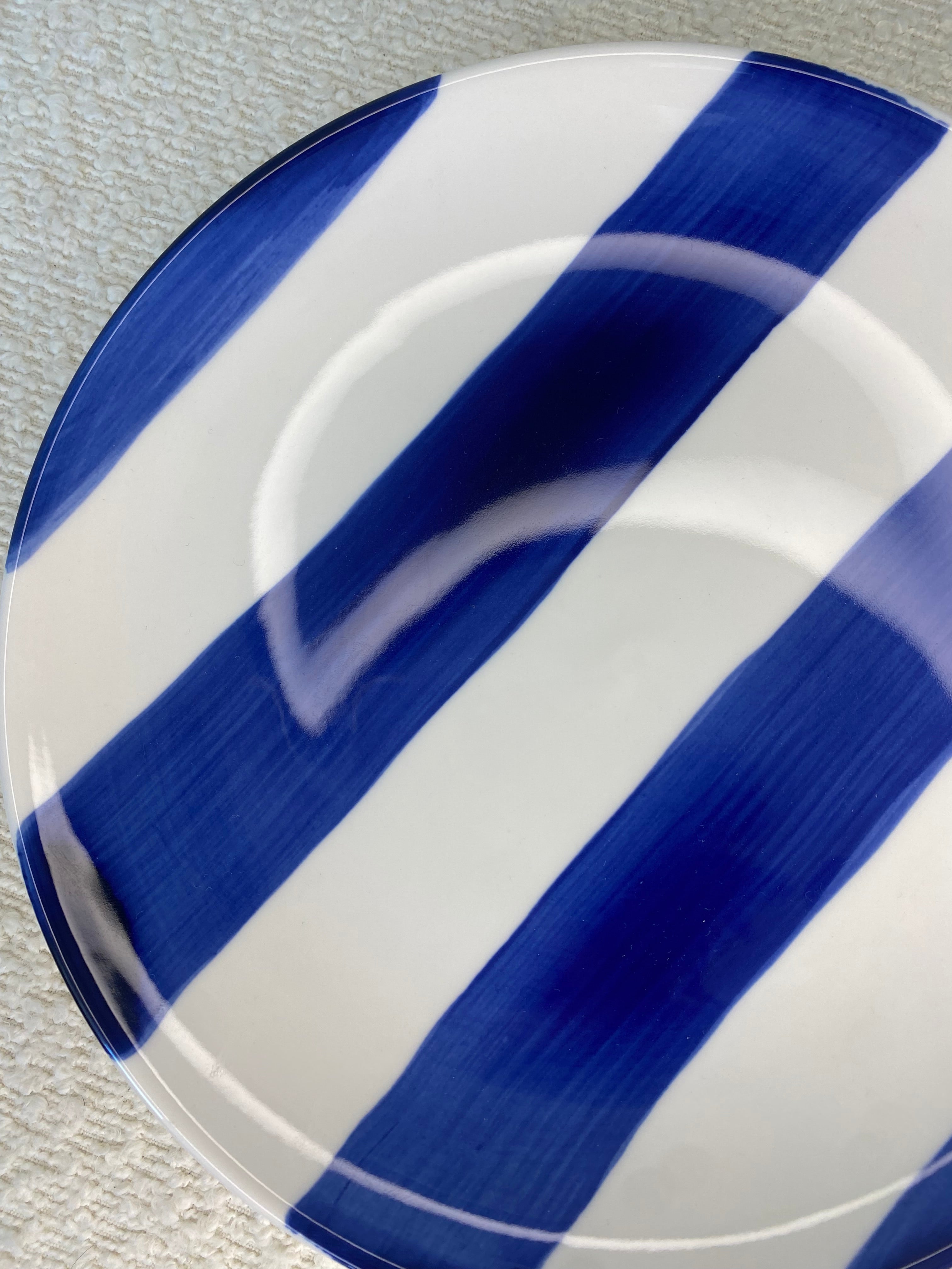 L'assiette rayée bleue Paulette (Ø 20 cm)